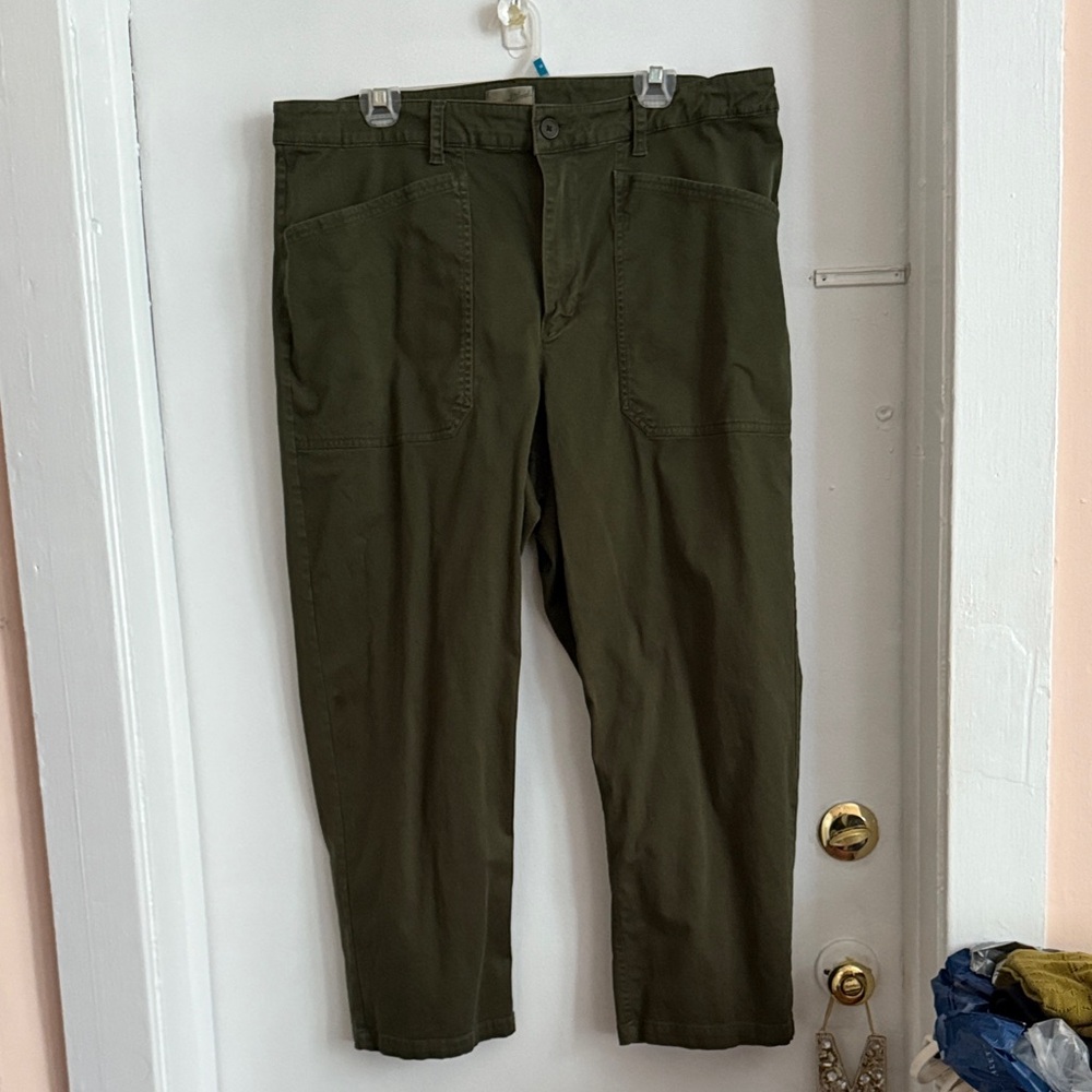 Universal Thread Women’s Dark Green Cargo Pants